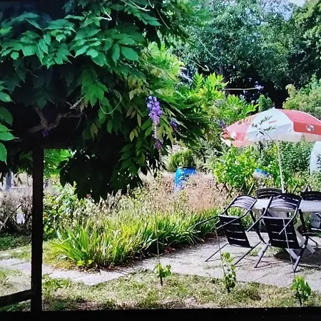 花园边小屋 公寓 *